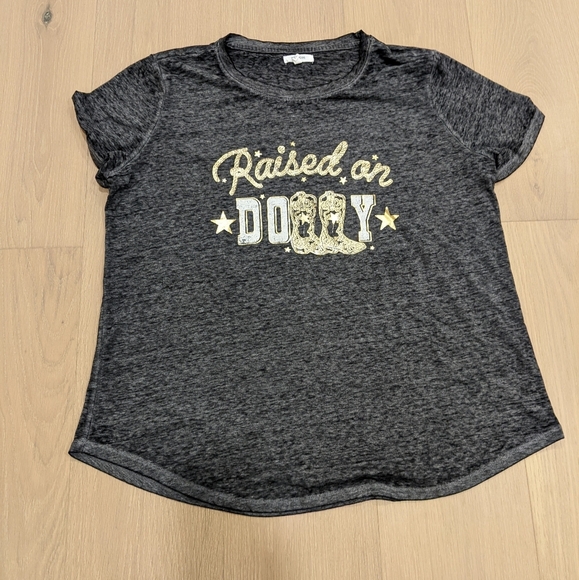 Dolly graphic tshirt - Picture 1 of 6